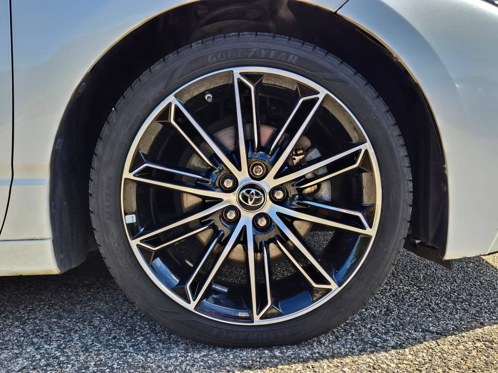 Used 2019 Toyota Avalon Touring w/ All Weather Liner Package FWD image 11