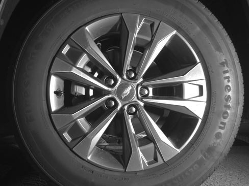 Used 2025 Chevrolet Equinox LT image 12