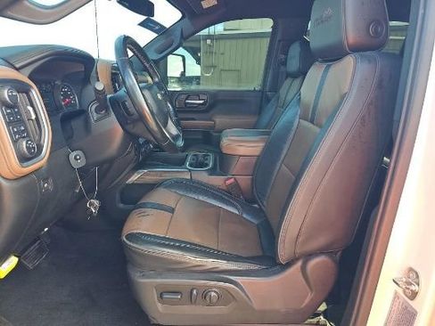 Used 2023 Chevrolet Silverado 3500 High Country image 4