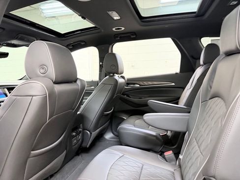 Used 2024 Buick Enclave Avenir AWD/4WD image 24