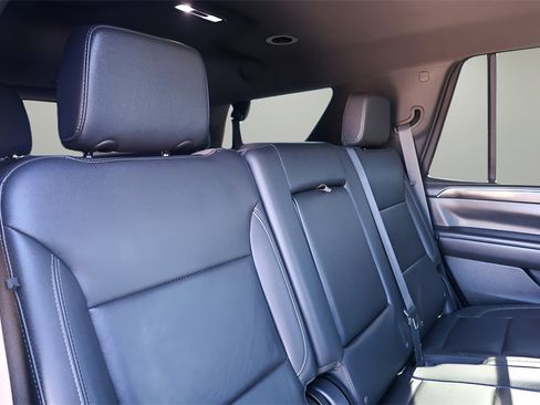 Used 2022 Chevrolet Tahoe Z71 w/ Luxury Package image 28