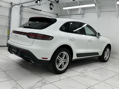 Certified 2024 Porsche Macan image 11