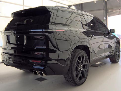 Used 2024 Chevrolet Traverse RS w/ LPO, Floor Liner Package AWD/4WD image 3