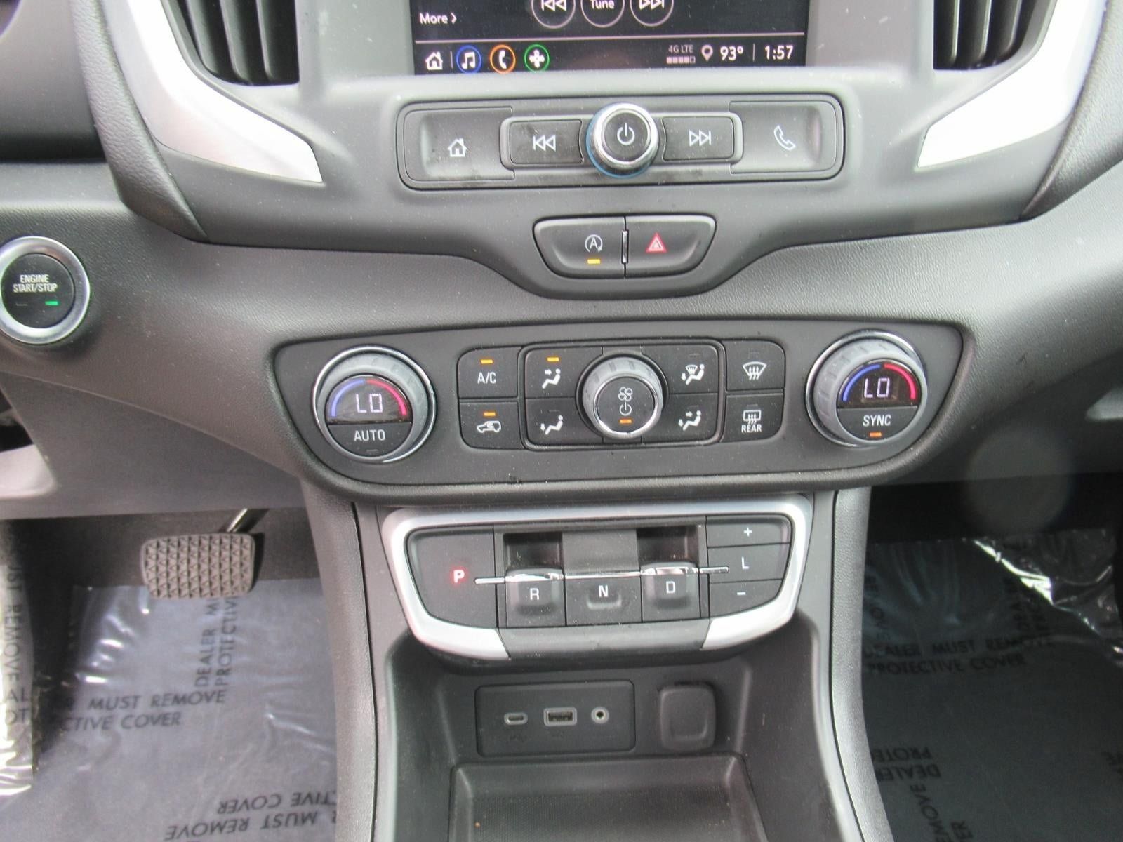 Used 2024 GMC Terrain SLE w/ Driver Convenience Package FWD image 27