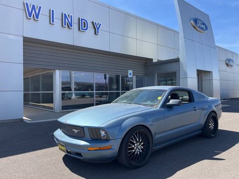 Used 2005 Ford Mustang Coupe image 1