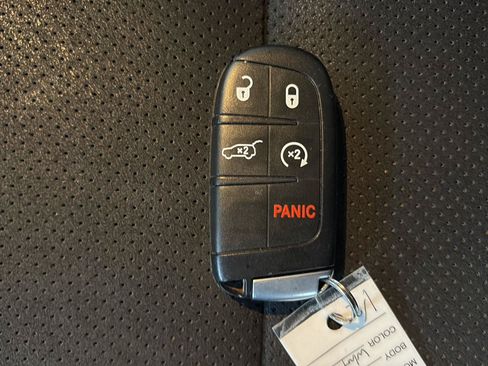 Used 2020 Jeep Grand Cherokee Altitude AWD/4WD image 36