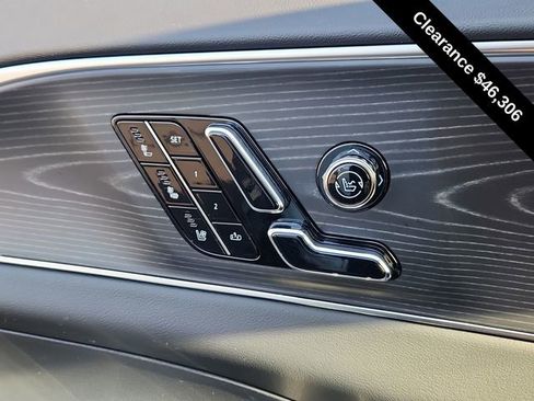 Used 2025 Cadillac Lyriq Sport image 18