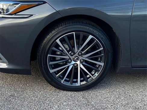 Certified 2024 Lexus ES 350 w/ Premium Package image 9