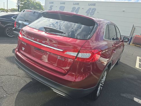 Used 2017 Lincoln MKX Reserve AWD/4WD image 6