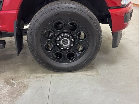 Used 2024 Ford F350 Lariat w/ Black Appearance Package image 26