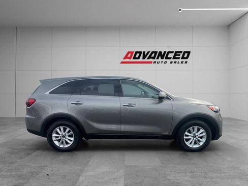 Used 2019 Kia Sorento LX image 8