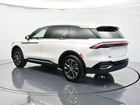 New 2026 Lincoln Nautilus Premier image 8