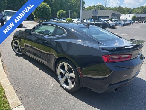 Used 2018 Chevrolet Camaro SS RWD image 5