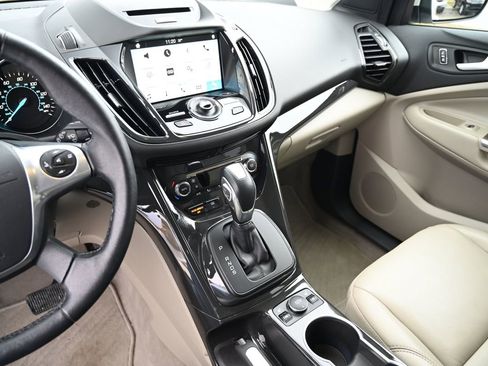 Used 2016 Ford Escape Titanium image 30