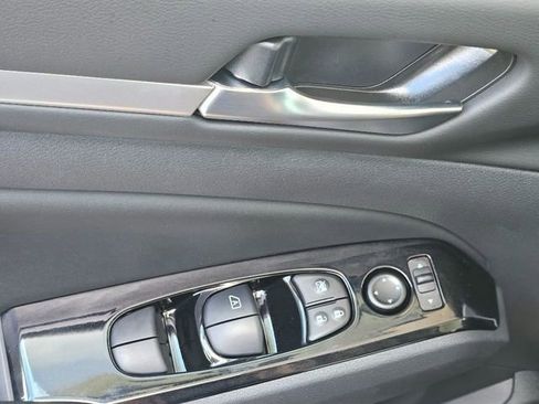 New 2025 Nissan Altima 2.5 SL image 16