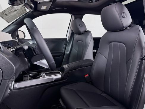 New 2026 Mercedes-Benz GLB 250 image 17