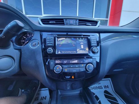 Used 2015 Nissan Rogue SL w/ SL Premium Package AWD/4WD image 13