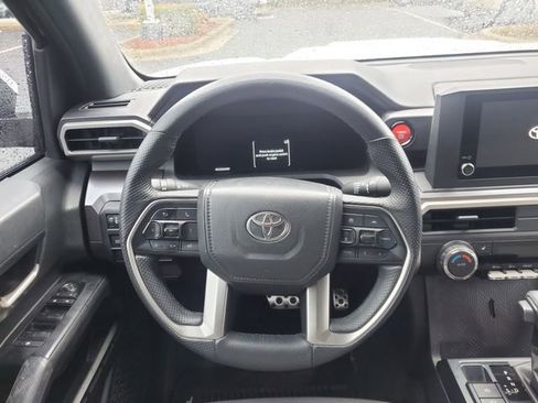 Used 2025 Toyota Tacoma TRD Sport image 12