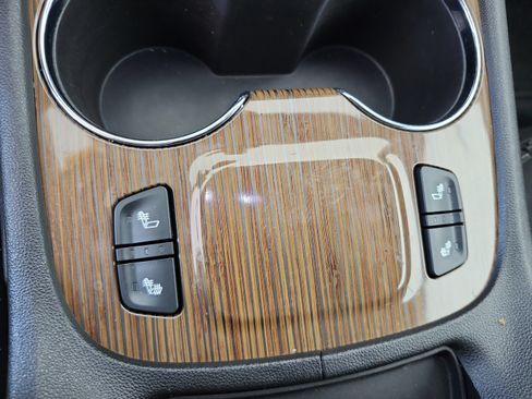 Used 2020 GMC Acadia SLE w/ Driver Convenience Package FWD image 29