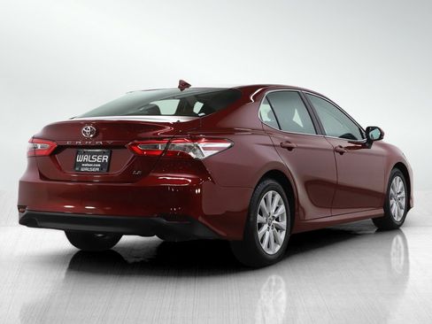 Used 2019 Toyota Camry LE image 5