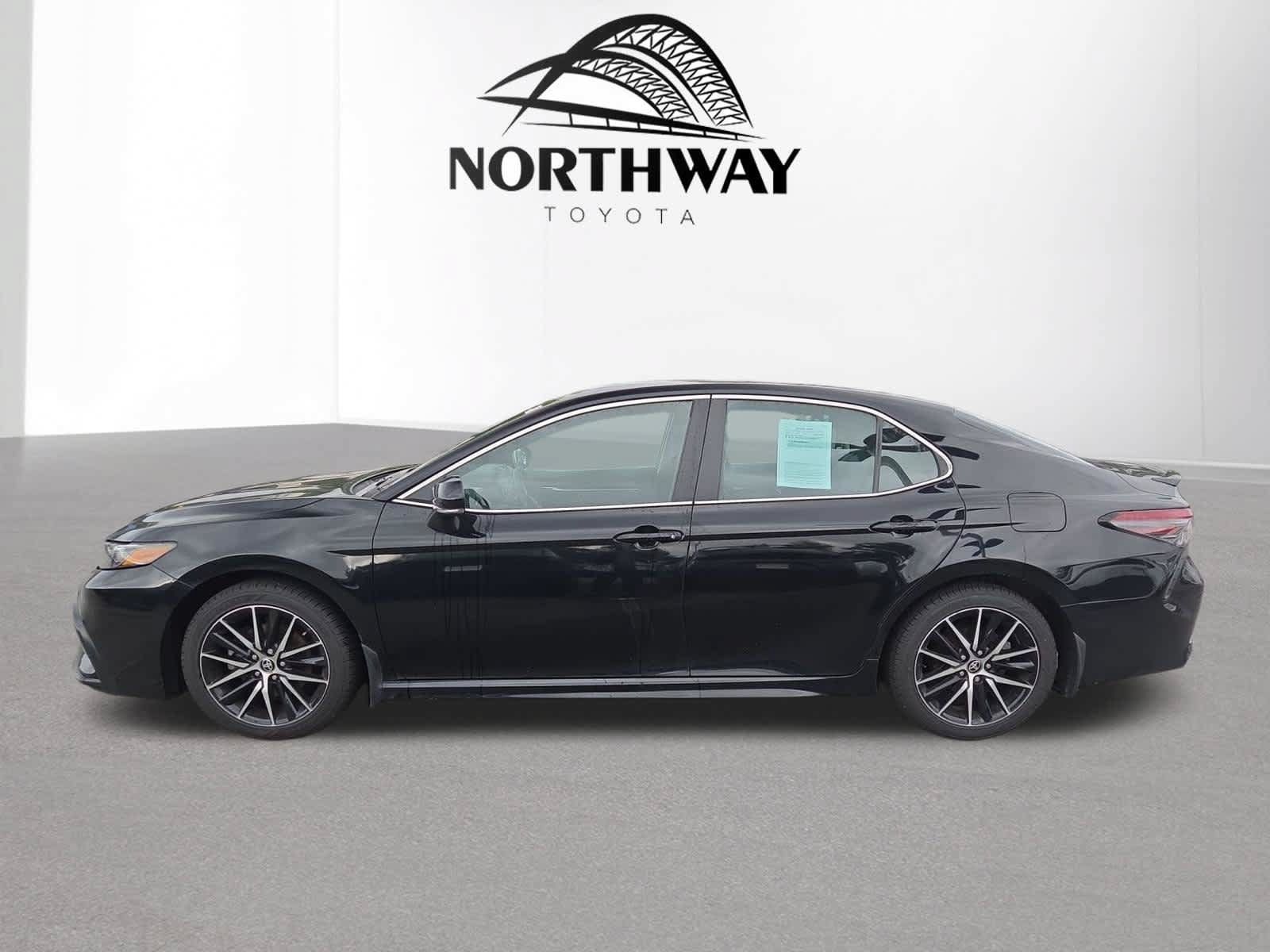 Used 2024 Toyota Camry SE w/ Cold Weather Package FWD image 6