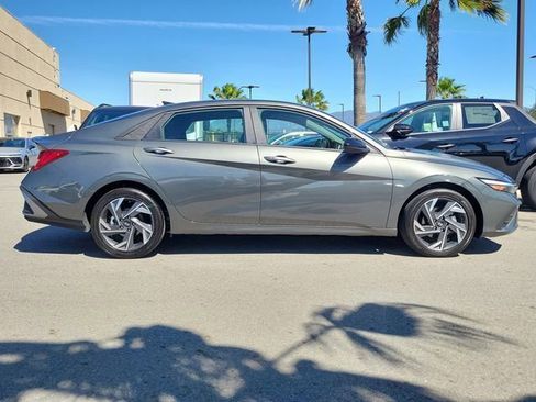 Certified 2025 Hyundai Elantra SEL FWD image 29