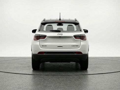 Used 2025 Jeep Compass Limited image 7