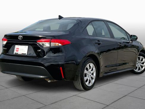 Used 2025 Toyota Corolla LE image 12