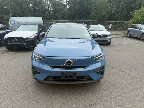 Certified 2023 Volvo XC40 Recharge Plus image 2