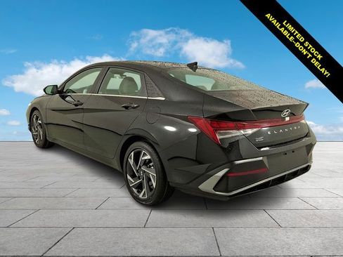 Certified 2025 Hyundai Elantra SEL FWD image 5