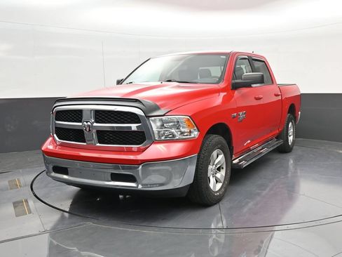 Used 2019 RAM 1500 Classic SLT w/ Luxury Group AWD/4WD image 3