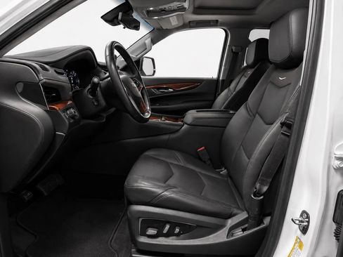 Used 2017 Cadillac Escalade Luxury RWD image 8
