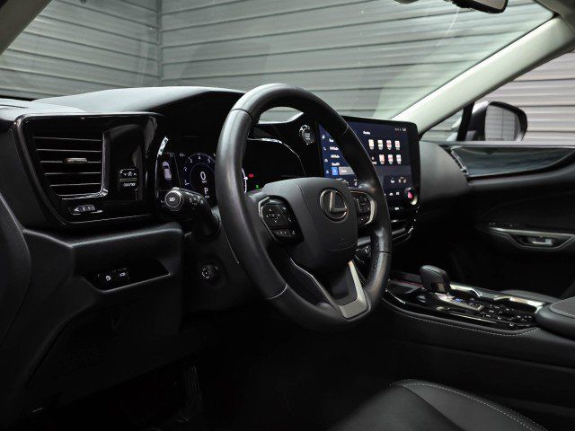 Used 2024 Lexus NX 350 AWD image 11