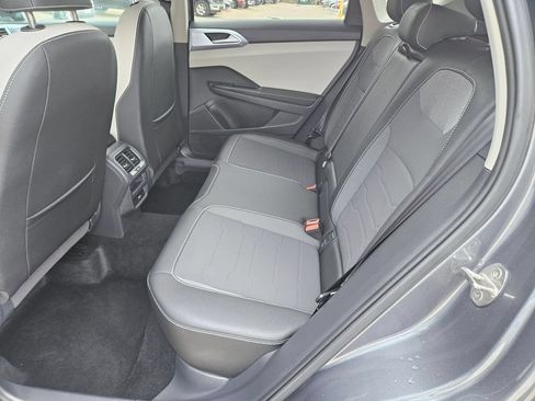 Used 2025 Volkswagen Taos SE AWD/4WD image 26
