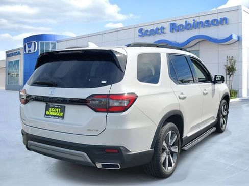 Certified 2024 Honda Pilot Elite image 4