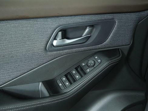 Used 2023 Nissan Rogue SV AWD/4WD image 21