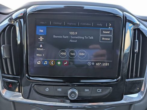 Used 2023 Chevrolet Traverse LT image 24