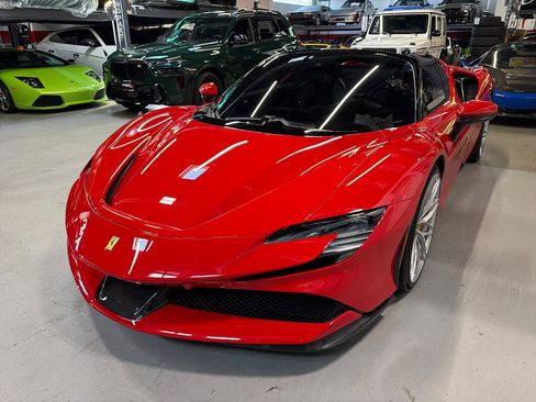 Used 2022 Ferrari SF90 Spider AWD/4WD image 11