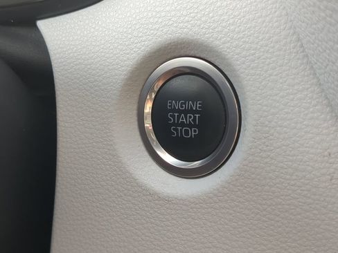 Used 2022 Toyota Corolla SE image 32