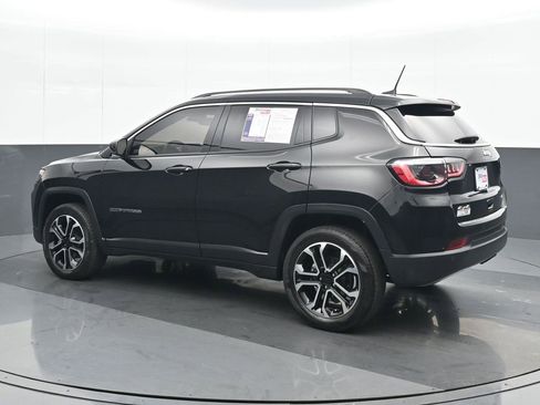 Used 2022 Jeep Compass Limited image 4