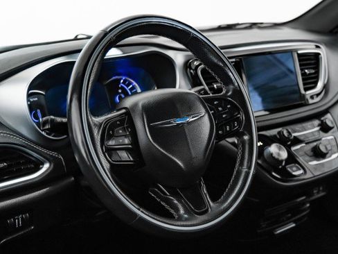 Used 2019 Chrysler Pacifica Limited w/ Advanced Safetytec Group image 14