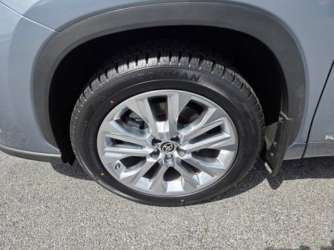 Used 2023 Toyota Highlander Limited AWD/4WD image 18