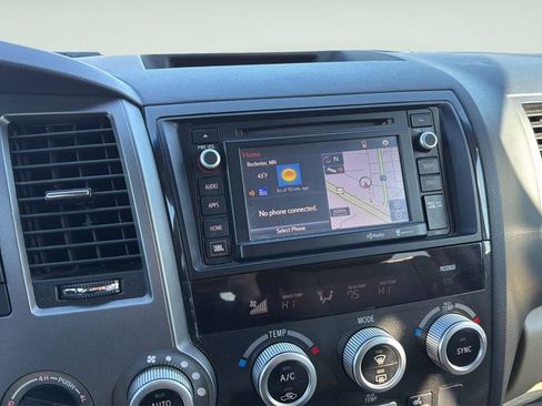 Used 2014 Toyota Sequoia Limited image 34