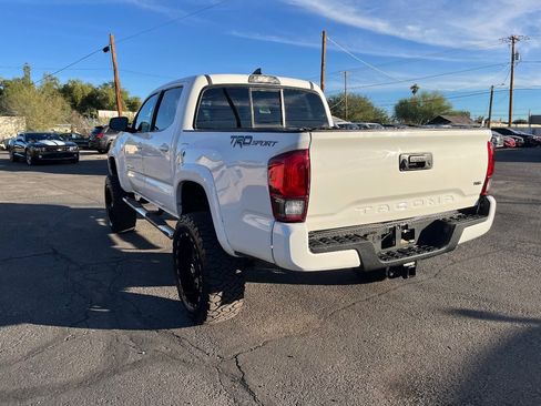 Used 2016 Toyota Tacoma TRD Sport image 7
