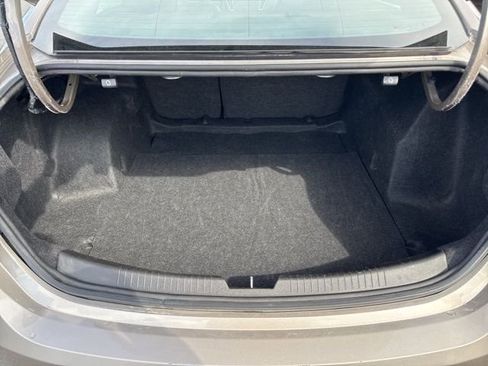 Used 2024 Chevrolet Malibu LT image 11