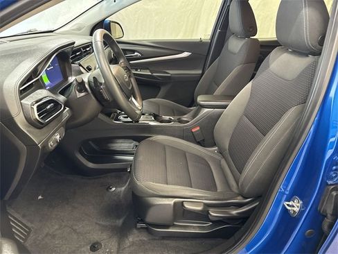 Used 2023 Chevrolet Bolt EUV LT w/ Driver Confidence Package image 10