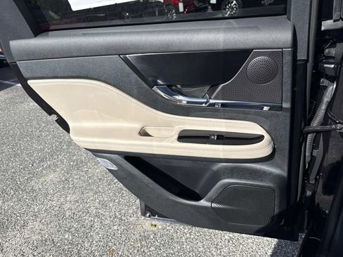 New 2026 Lincoln Corsair Premiere image 13