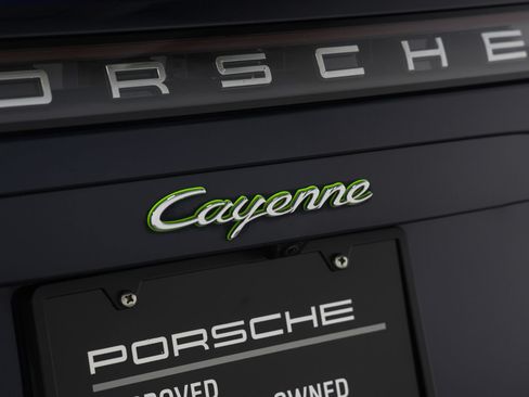 Certified 2019 Porsche Cayenne E-Hybrid AWD/4WD image 19