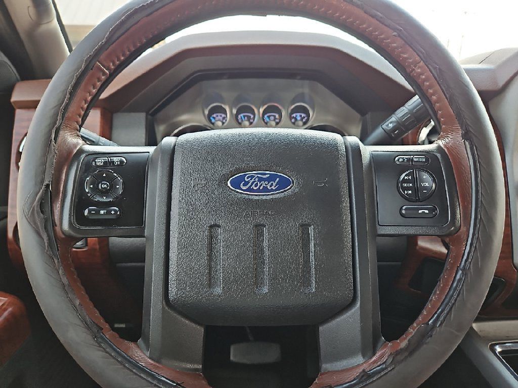Used 2014 Ford F250 King Ranch w/ FX4 Off-Road Package AWD/4WD image 30