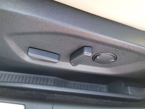 Certified 2020 Ford Edge Titanium image 19